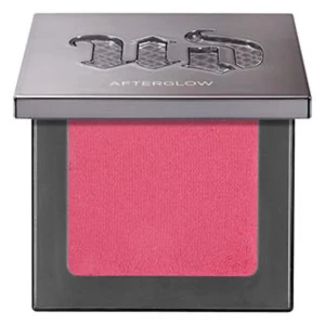blush - jätte fin urban decay puder blush vet ej om den säljs länge. Knappt andvänd men lite repor, färgen crush (den på bilden) 🥰nypris 380kr