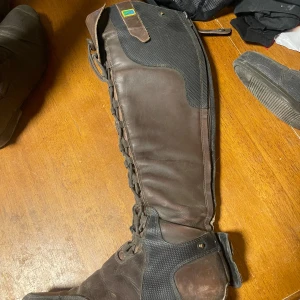 Bocaj stövlar - Fina stövlar, tror ej sånna finns att köpa längre. Stl 37. Lite slitna 