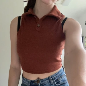 Topp - Supersnygg topp från Shein. (OBS! Den är köpt secondhand och jag uppmuntrar ingen att bidra till fast fashion.) Bra skick!