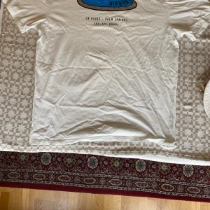 Nickben pool tee  - L • mycket bra