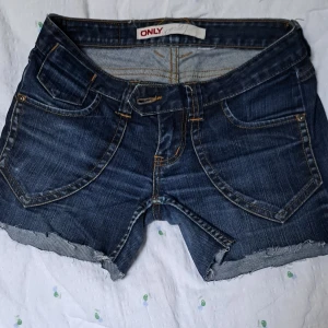 Only shorts - Skit snygga men tyvärr blivit försmå för mig! Avklippta only shorts, tvär fetta, pris går att diskutera 