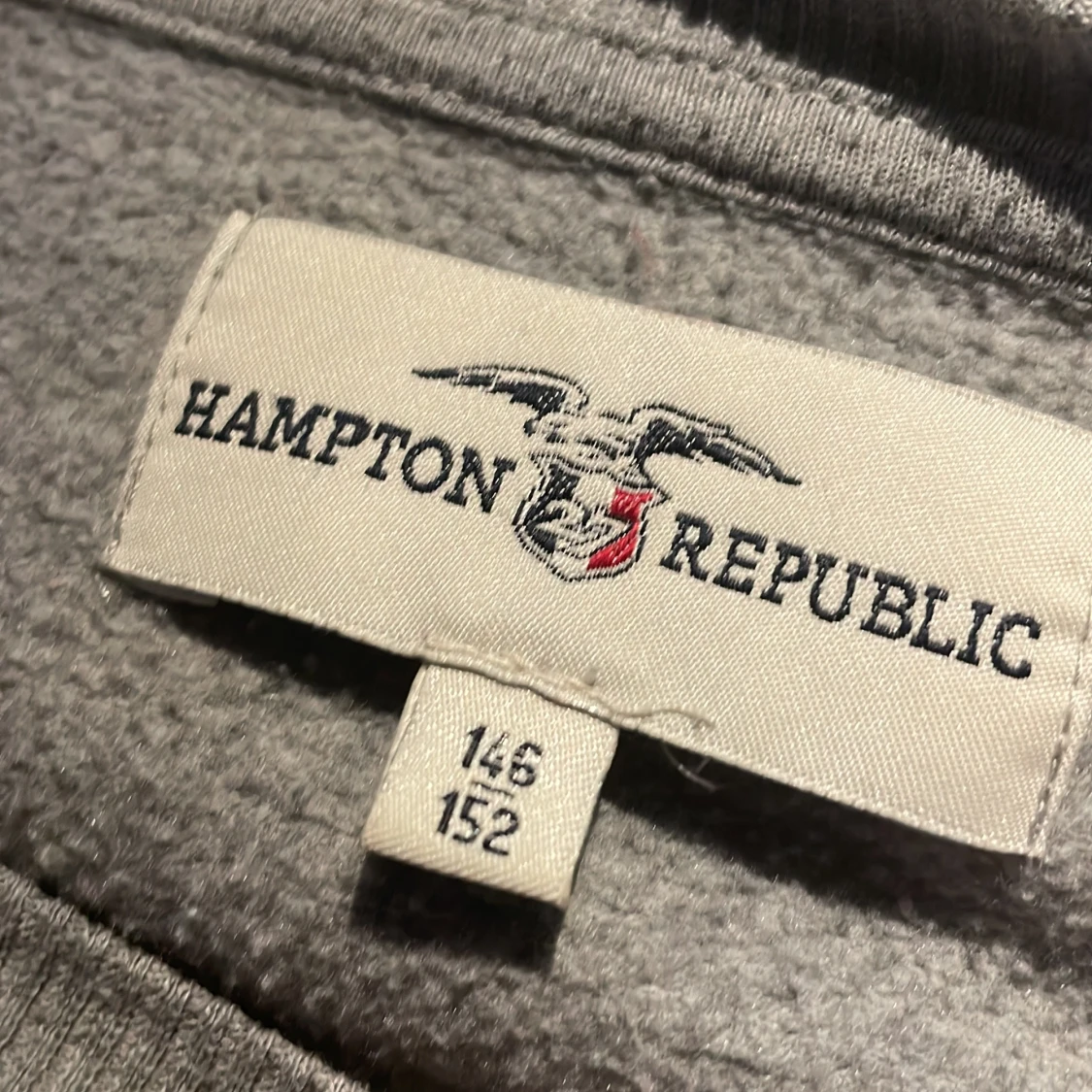 Tjocktröja med shorta under - 91