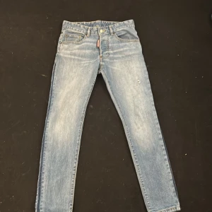 D2 byxor  - Bra skick har använt de två gånger då de va för små . Jätte fina byxor bra för dig som vill ha lite luft i byxorna. 