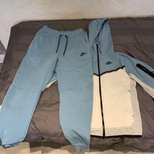 Nike tech - Bra skick säljer för den är för liten