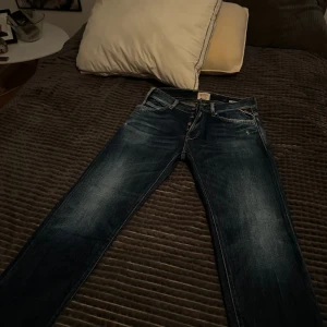 Replay jeans - Nyskick replay jeans Använda 3 gånger pågrund av storlek Storlek 29