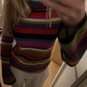 Vintage stickat  - Färgglad stickad ull tröja köpt second hand