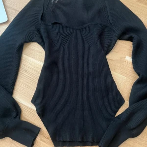 Tröja - Jätte fin tröja som passar till våren eller vinter 