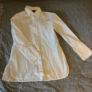 Vit blus - Fin vit blus i bomull  