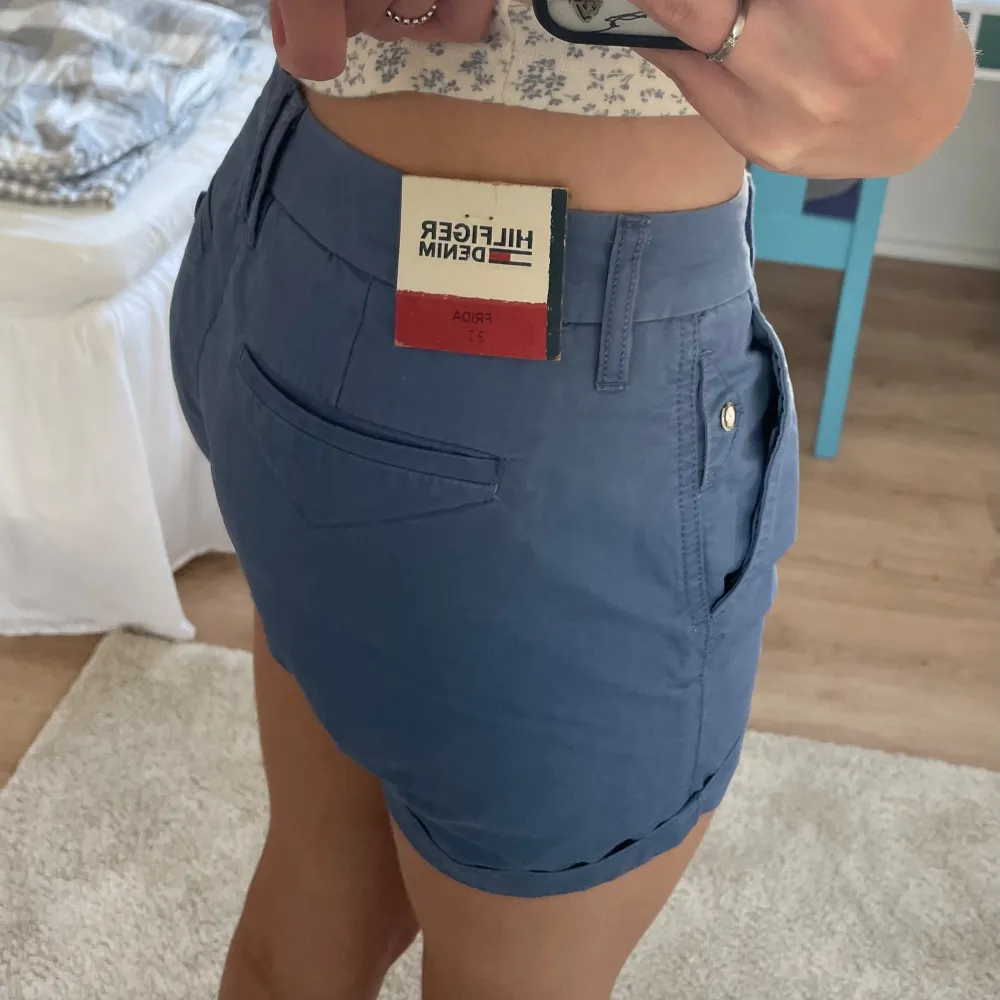 Helt oandvända Tommy hilfiger short med kapper kvar! Pris går att diskutera💕. Shorts.