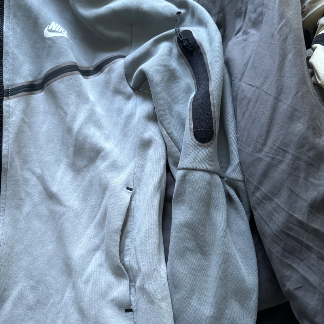 Grå/silver Nike tech fleece  - 91
