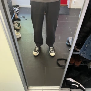 Hope trousers black - Bra skick, använda ett fåtal gånger, köpare står för frakt!