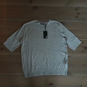 Tröja Lager157 - Grå tröja från Lager157 helt ny. Lappen sitter, säljer då den är för stor för mig 🙃 Storlek M