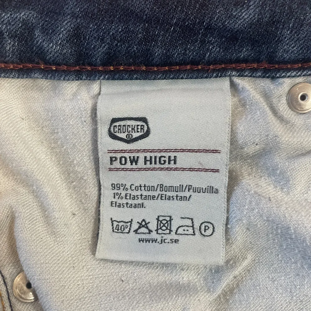 Jeans från Crocker i stl 31/32. Modellen heter Pow High och de är höga i midjan . Jeans & Byxor.
