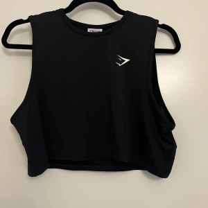 Träningtopp från gymshark  - Träningstopp från gymshark.  Endast använd en gång, som nyskick 