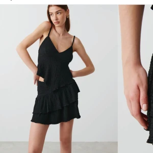 Gina kjol - Jättefin Gina volang kjol. Knappt använt då jag har två stycken. Säljer för 240kr