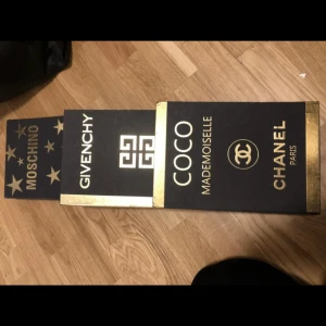 Lådor  - 150kr alla 