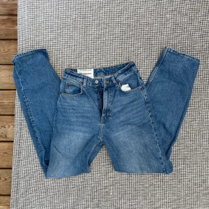 90s baggy jeans🤍 - Skriv om du har några frågor! Använd gärna köp nu/Läs bio🫶🏻🤍