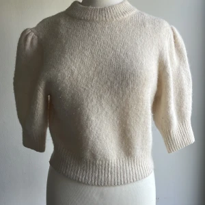 Tröja! - Si fin tröja med puffärm!