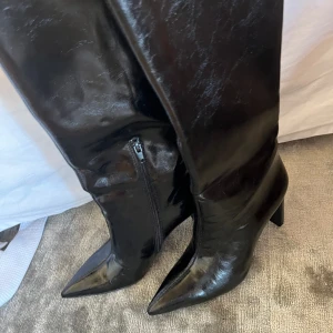 Boots - Boots som är provade endast, perfekta till utgång eller kjol!!💞