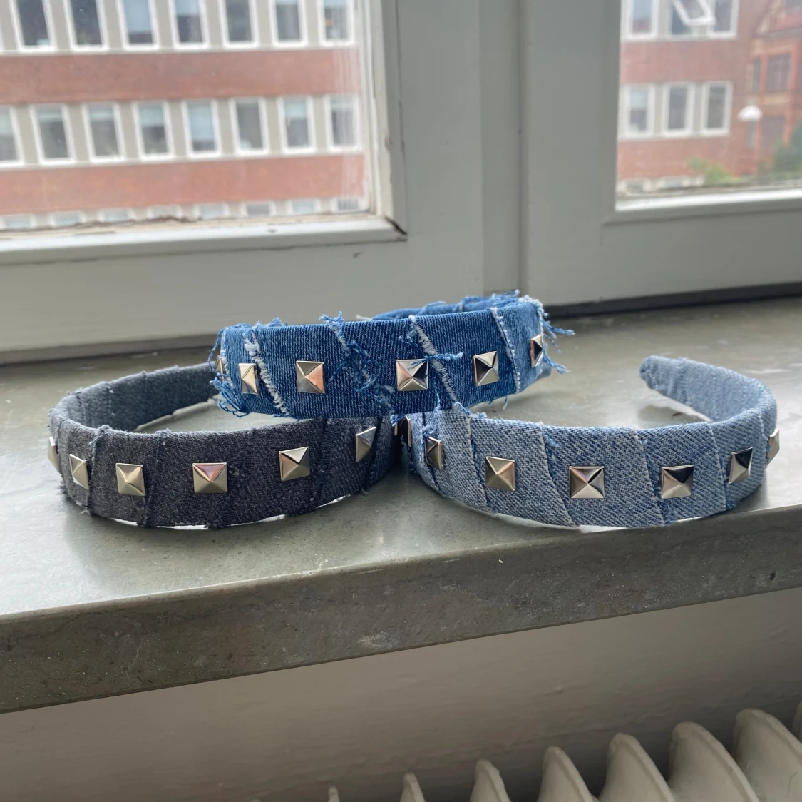 Diadem med studs - 93