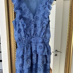 Pepe jeans klänning  - Jätte fin klänning i nyskick. Storlek M men skulle säga att den är mer som en S. Nypris 800kr