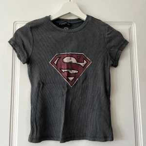 Topp med mönster. - .