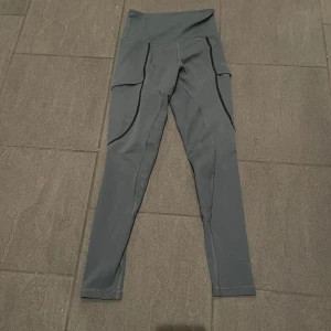 Ridbyxor maya delorez  - Säljer nu mina ridbyxor från maya delorez! storlek xxs. Pris går att diskutera!❤️