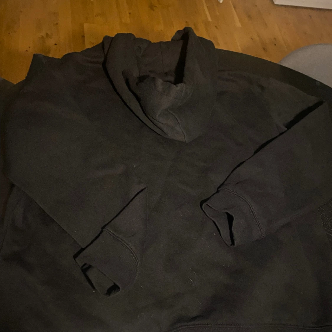 Någon som är sugen på en plain svart Hoodie? - 91