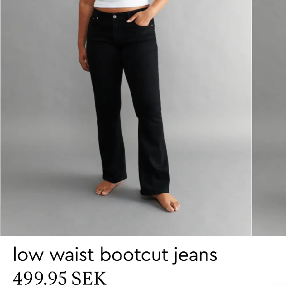 Säljer mina lågmidjade bootcutjeans då jag inte får användning för dom längre! Inte Lika tajta i midjan längre därav priset. 💕. Jeans & Byxor.