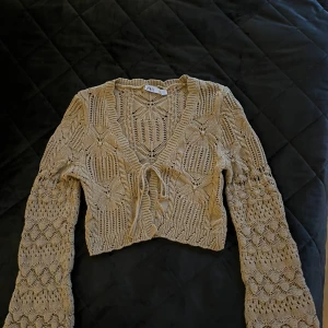 Kofta Zara - Jätte fin kofta i beige från Zara