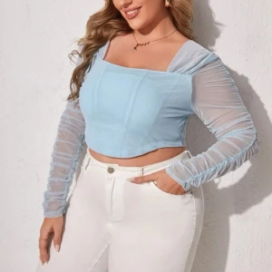 Tröja - Tunna armar.”korset” liknande. Skön. Endast provat tröjan. Fin på. Skönt material. Ord pris 129