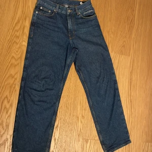 Sweet sktbs big skate  - Sweet sktbs byxor xxs mörkblå, jag har knappt haft på mig dom för att dom har varit för småa. Kvalite 9,5/10 ,dom sitter som 93or. Jag kan diskutera pris