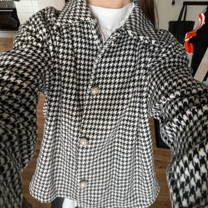 Rutig jacka - Så fin rutig jacka, vintage. Väldigt fint skick! 