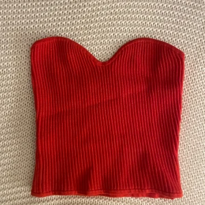 Tubtopp - En snygg tubtopp jag aldrig använt, super bra och tjockt matelial!