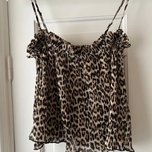 Leopard linne  - Köpt förra sommaren men aldrig använd 