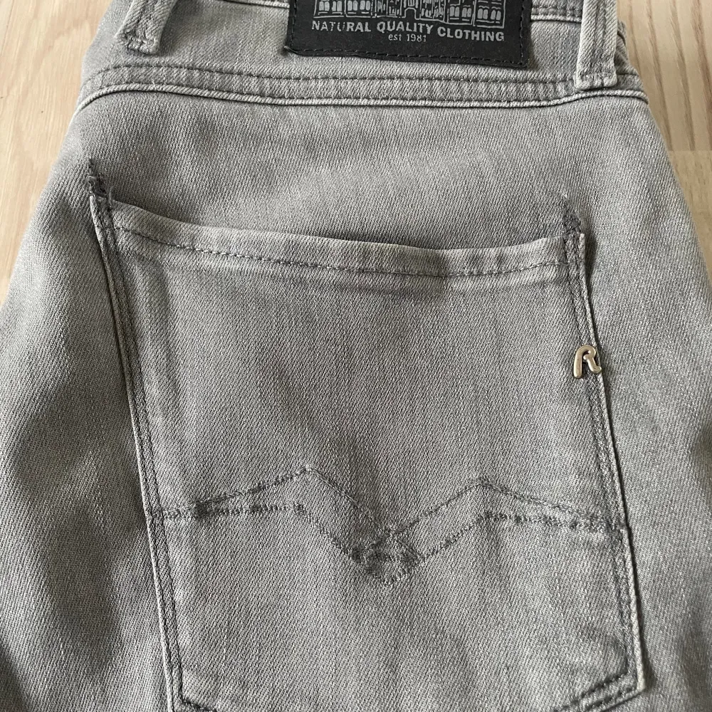 Schyssta replay jeans med skön passform.  W29 L32. Hör av er vid frågor mvh Ville.. Jeans & Byxor.