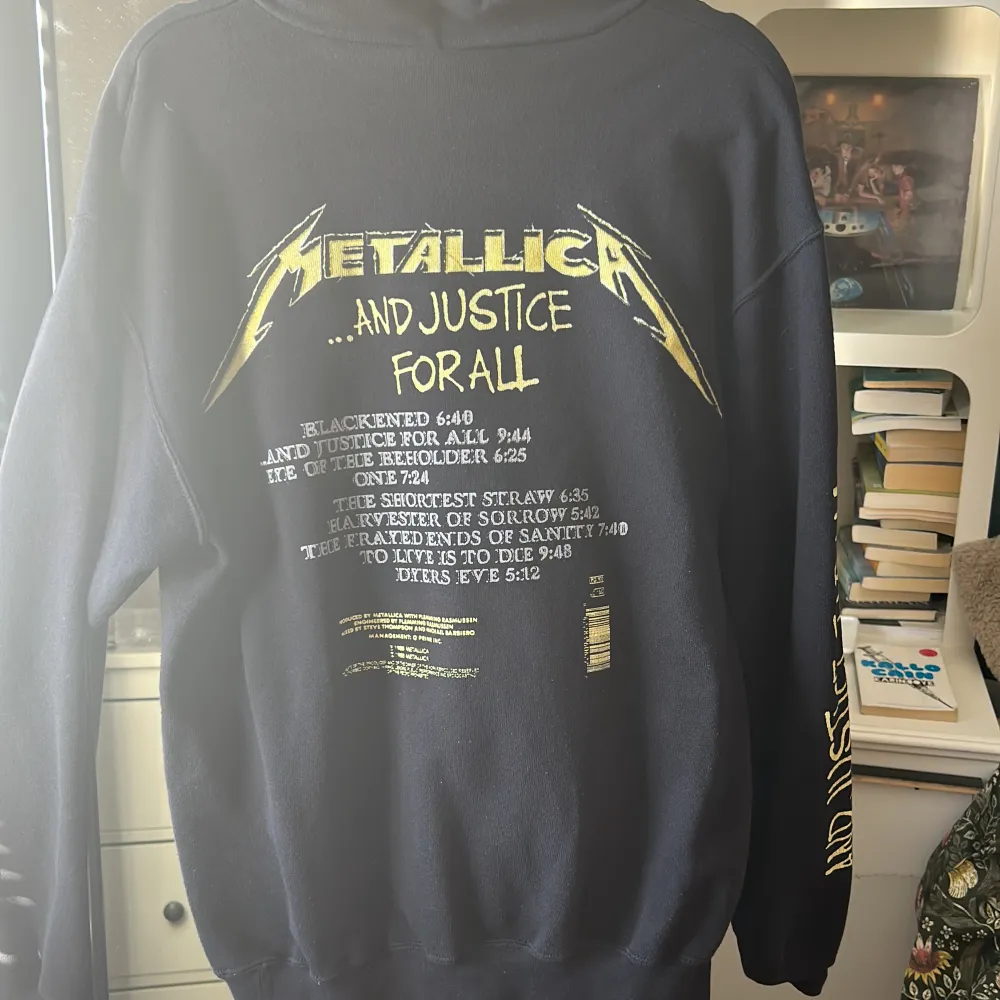 Metallica hoodie från EMP Nypris 559kr Skriv om du vill köpa💗. Hoodies.