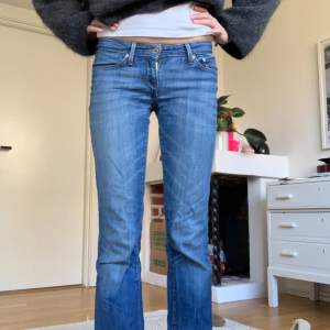 Såå fina jeans från Levis som tyvärr inte kommer till användning längre!