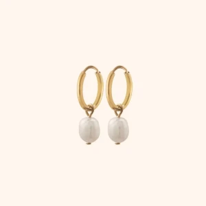 Pärlörhängen i guld från Edblad - Så fina, säljer då jag har ett par liknande! I nyskick 💗💗