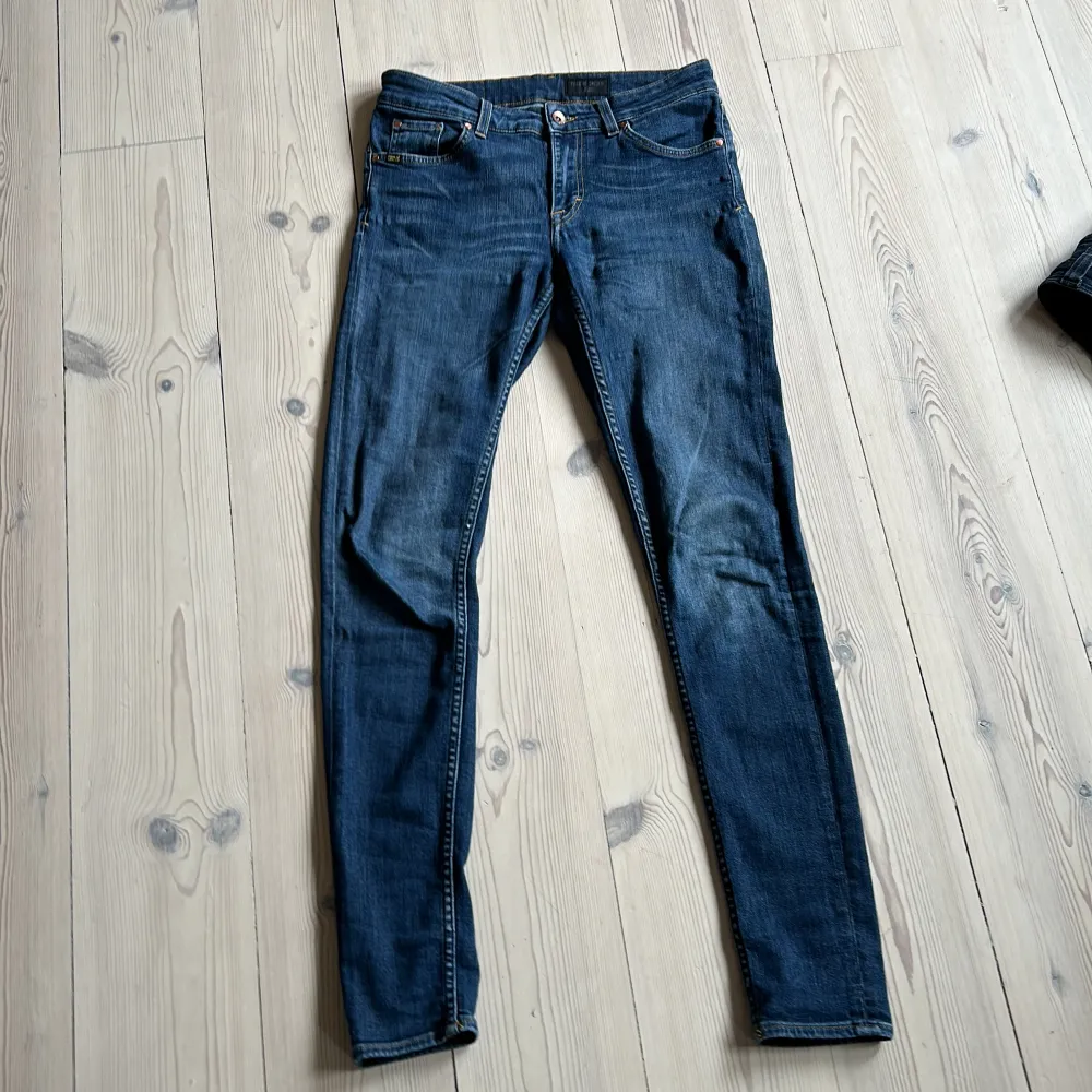 Säljer nu dessa feta tiger of sweden jeans i bra skick. Ställ frågor vid funderingar. Jeans & Byxor.