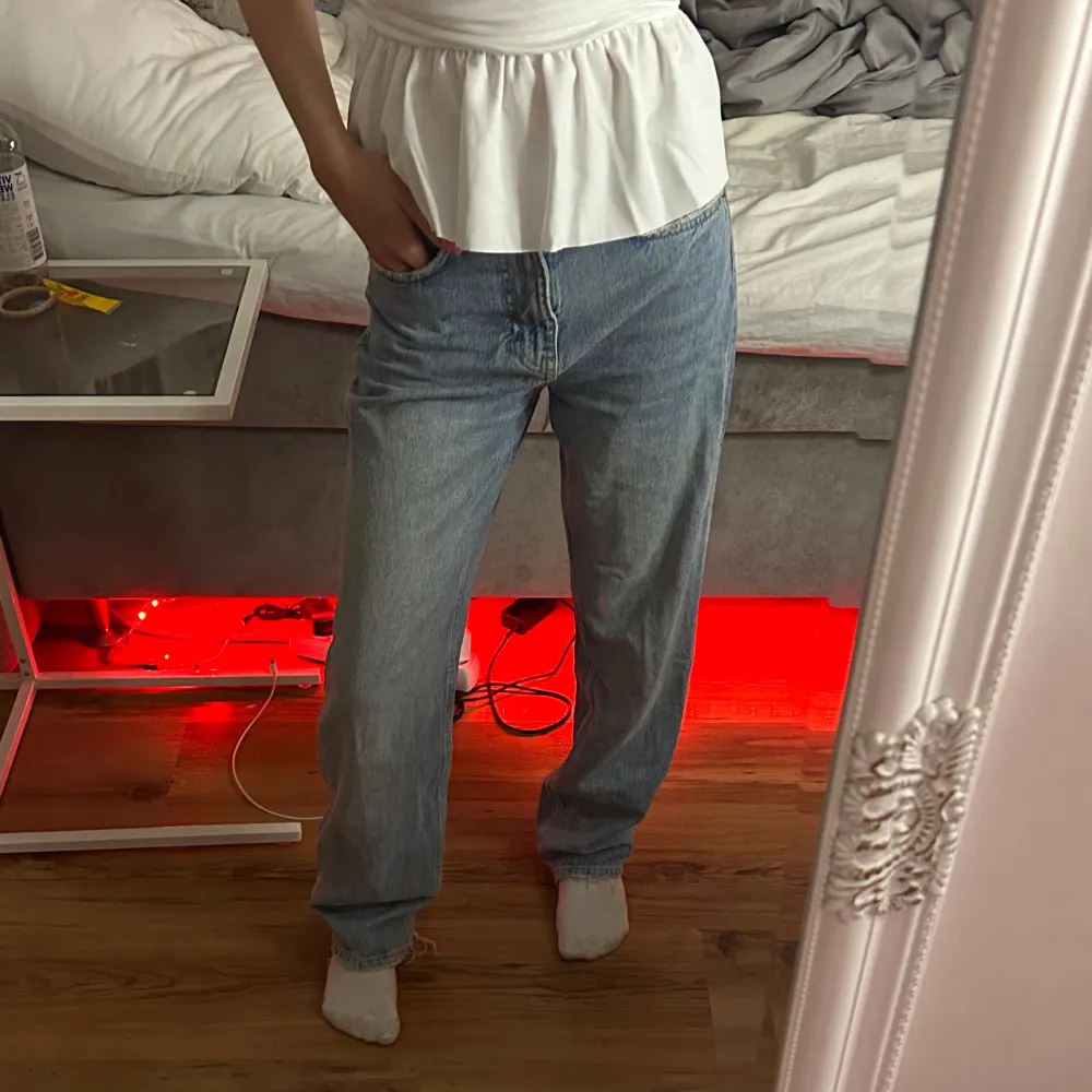 Högmidjad jeans . Jeans & Byxor.