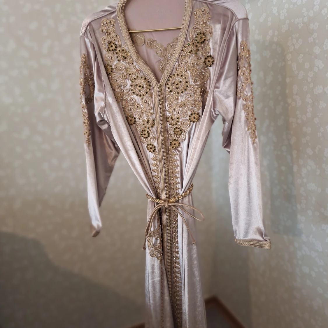 Kläning/kaftan helt ny stl one size - 92