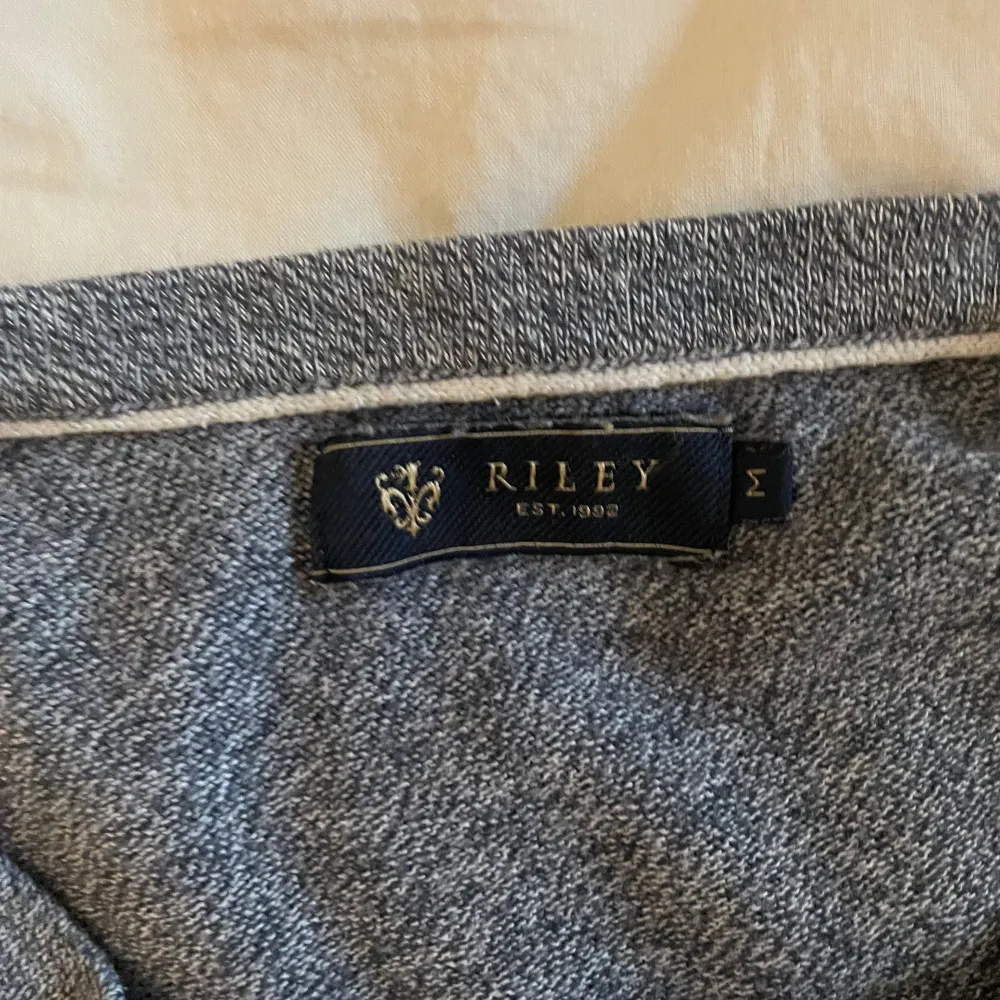 Jätte stilig tröja från Riley i storlek M.. Tröjor & Koftor.