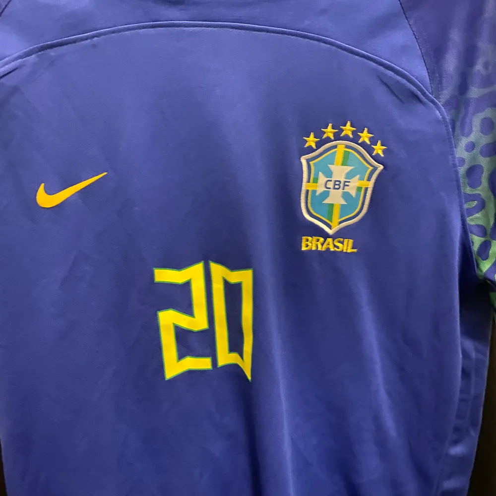 En fin brasiliansk tröja . Sport & träning.