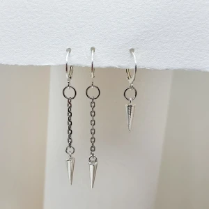 Handgjorda örhängen  - Handgjorda örhängen ● Material- metal ●Örhängeskrokar - rostfritt stål ●Längd -3,5 och 6cm .