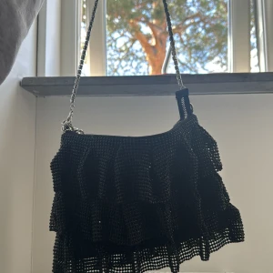 Zara fest väska - Glittrig Zara väska i nyskick, använd typ en gång  Fraktar endast 🫶🏼