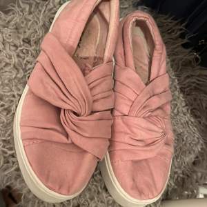Rosa söta skor 
