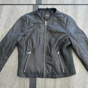 Skinnjacka House of Saki 100% lammläder  - 100% lammläder 