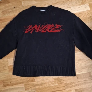 Långärmad tröja - Nästan helt ny tröja i bra skick 