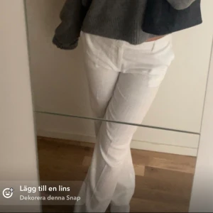 Linnebyxor - Low waist linnebyxor från gina i stl 38! Jag på bilden är ca 168❤️‍🔥 köpta för 499